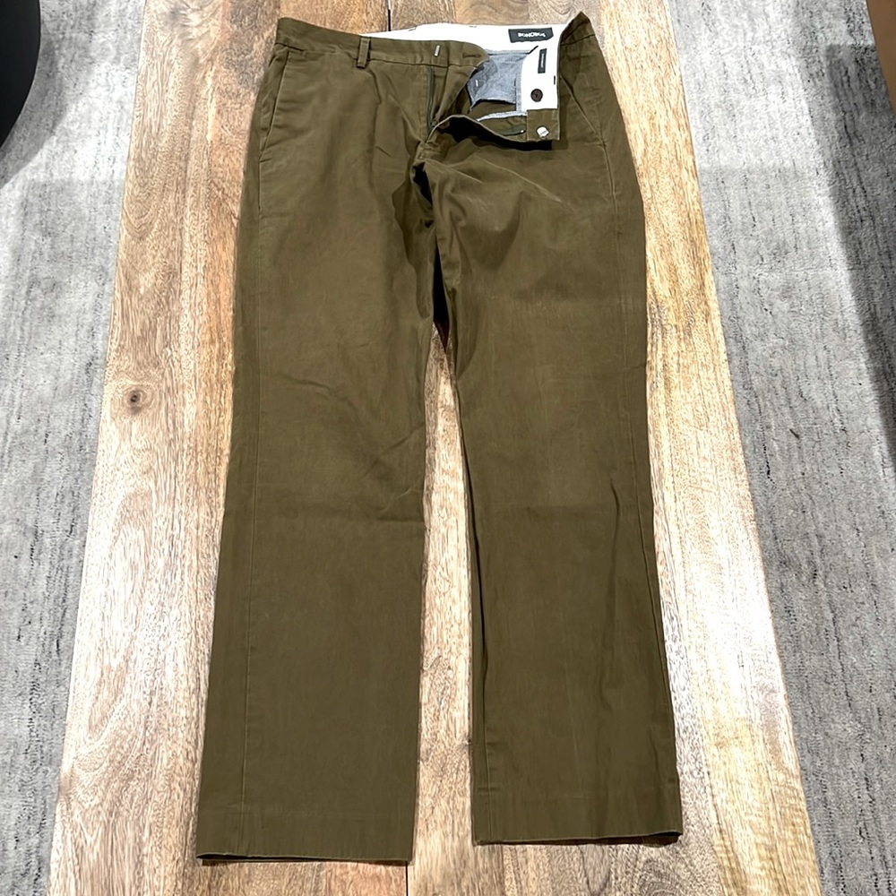 Bonobos slim straight chinos. Army green. 31x30.